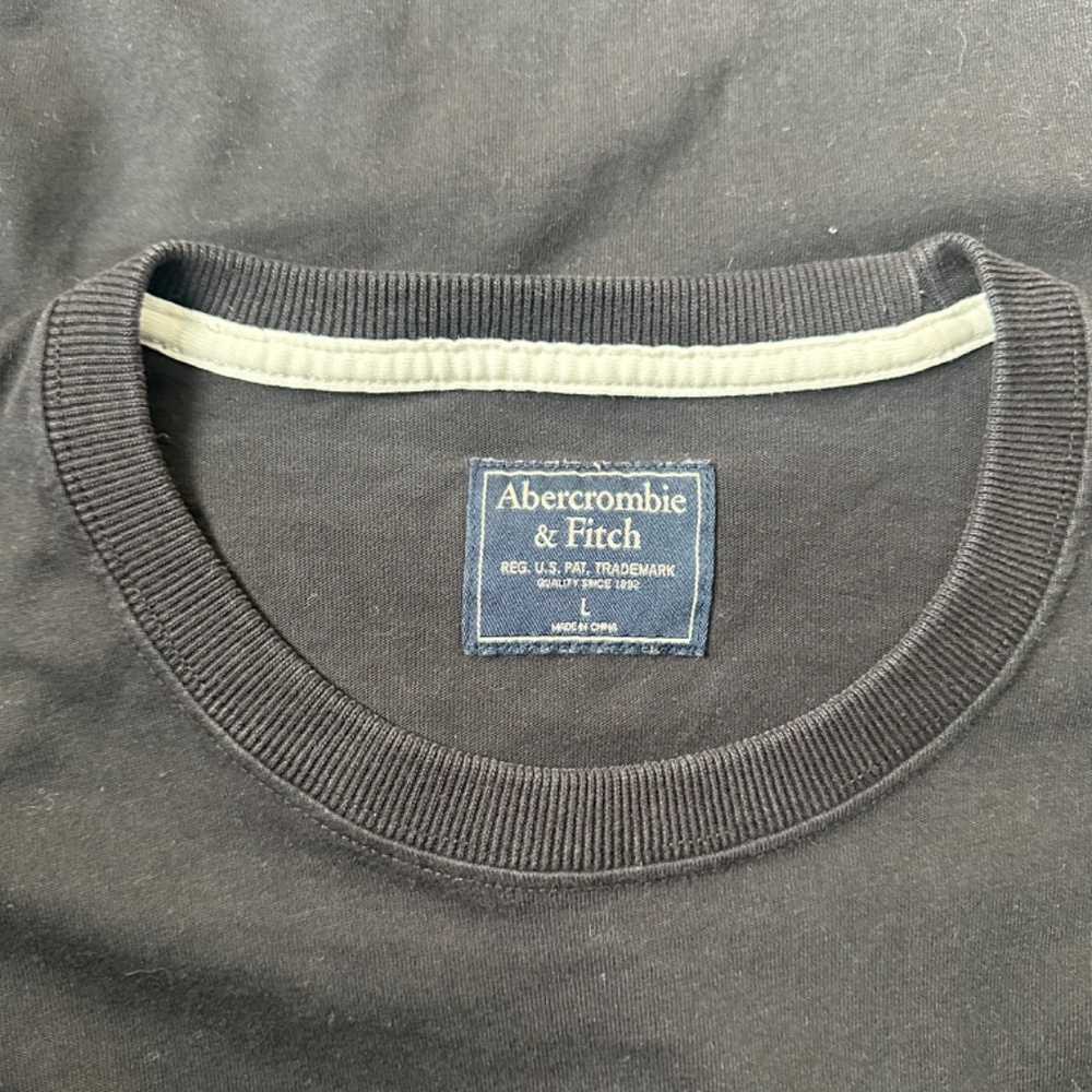Abercrombie & Fitch Men’s Sz Large Black Muscle Long Sleeve Crew Neck T-Shirt - Picture 3 of 4